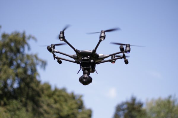 Firestorm Labs: Przyspieszenie produkcji dronów dzięki drukowi 3D i globalnej sieci produkcyjnej